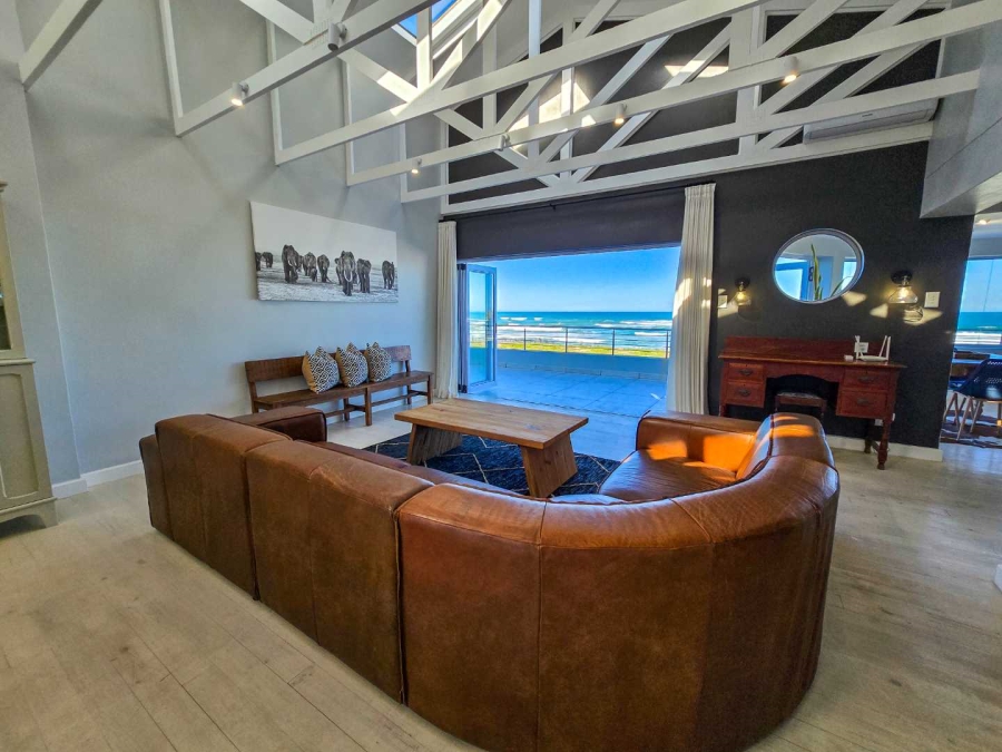 4 Bedroom Property for Sale in Stilbaai Oos Western Cape